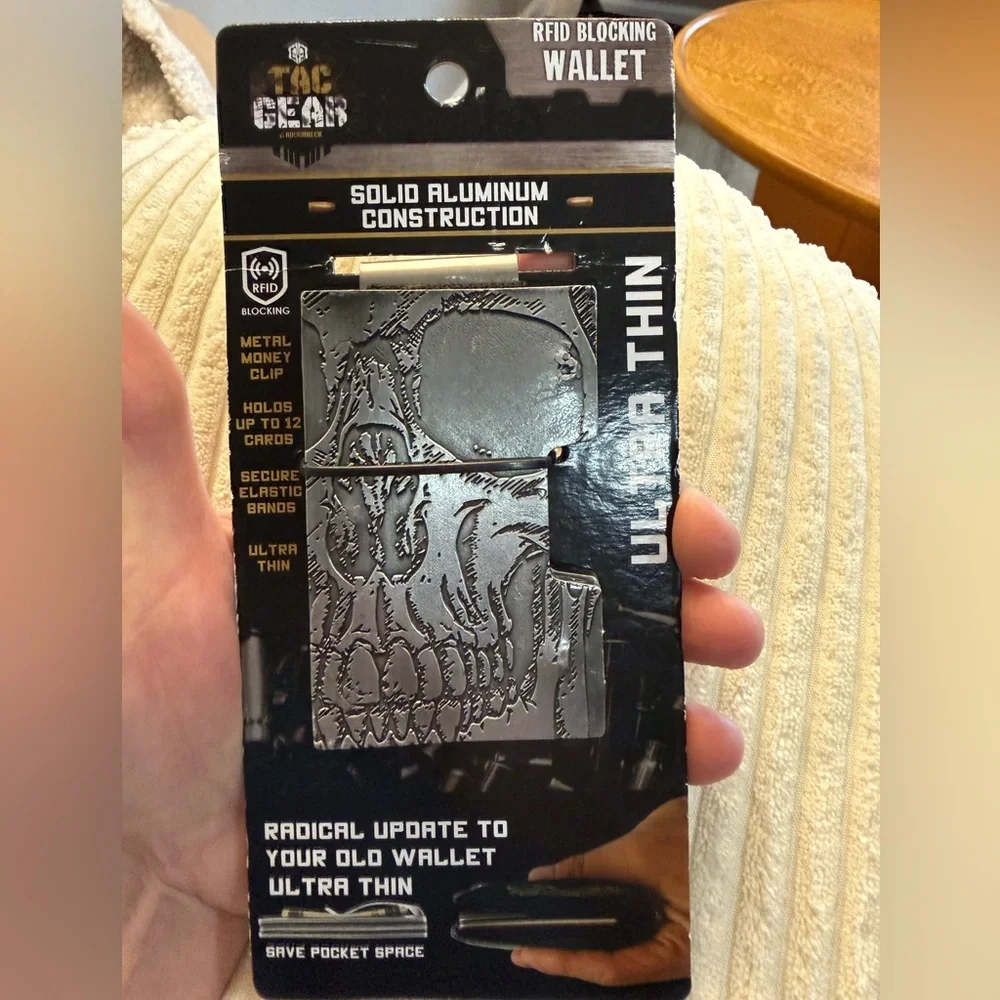 RFID Blocking Aluminum Wallet - Black Skull Design